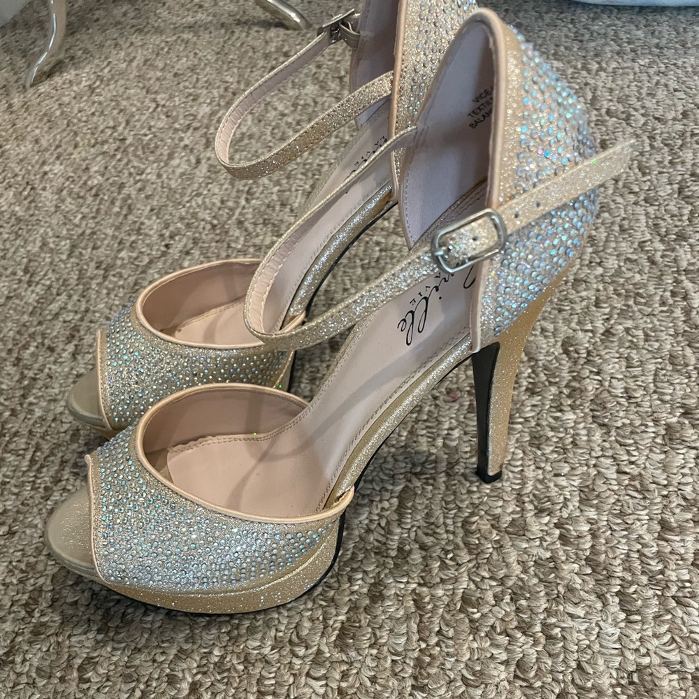 Women’s Peep toe heels size 8